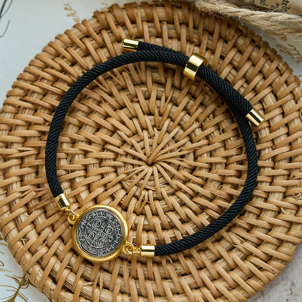 Pulsera Ajustable de Cuerda Negra con Medalla de San Benito