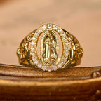 Anillo de Nuestra Señora con Zircón Envolvente y Acentos Florales: Encarnar Su Dulce Gracia