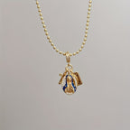Conjunto de Joyería de la Virgen de la Gracia: Un Símbolo de Devoción Atemporal