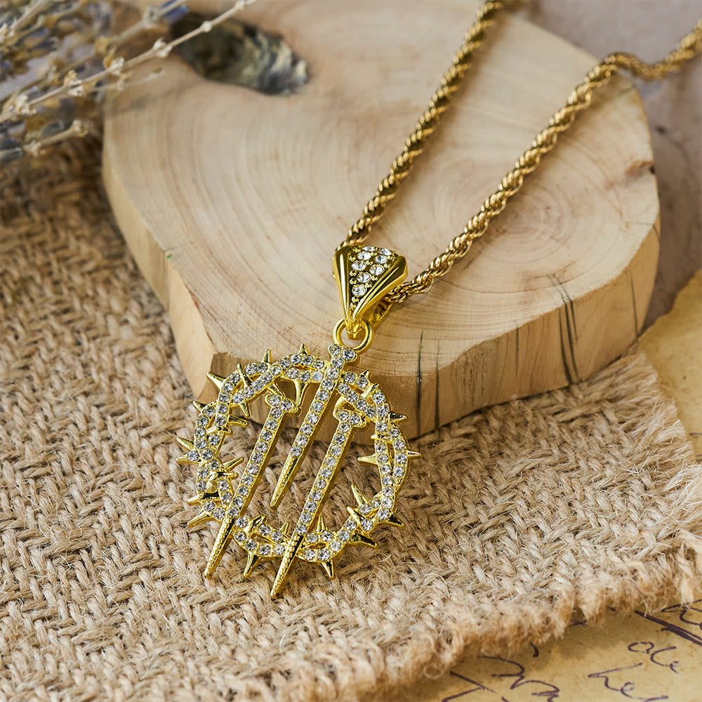 Collar de Cadena de Cuerda con Corona de Espinas y Clavos: Un Símbolo de Sacrificio Redentor
