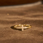 Conjunto de Anillos Cruzados Duales: Estilos de Metal Pulido y Engastados con Zircón para la Devoción Diaria