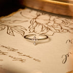 Anillo de Cruz con Circonitas: Devoción Atemporal en Oro, Plata y Oro Rosa