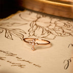 Anillo de Cruz con Circonitas: Devoción Atemporal en Oro, Plata y Oro Rosa