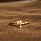 Anillo de Cruz con Circonitas: Devoción Atemporal en Oro, Plata y Oro Rosa