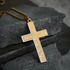 Collar Cruz del Padre Nuestro en Tres Colores: Un Símbolo Atemporal de lo Sagrado
