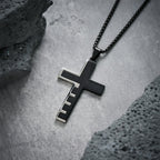 Collar Cruz del Padre Nuestro en Tres Colores: Un Símbolo Atemporal de lo Sagrado