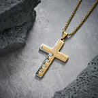 Collar Cruz del Padre Nuestro en Tres Colores: Un Símbolo Atemporal de lo Sagrado