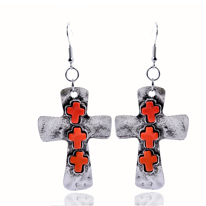 Pendientes Texturizados de Tres Cruces con Incrustaciones de Piedra: Símbolo de Fe y Protección