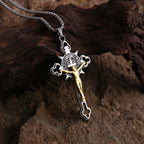 Collar con Colgante de Crucifijo Calado: Símbolo de Fe y Protección Divina