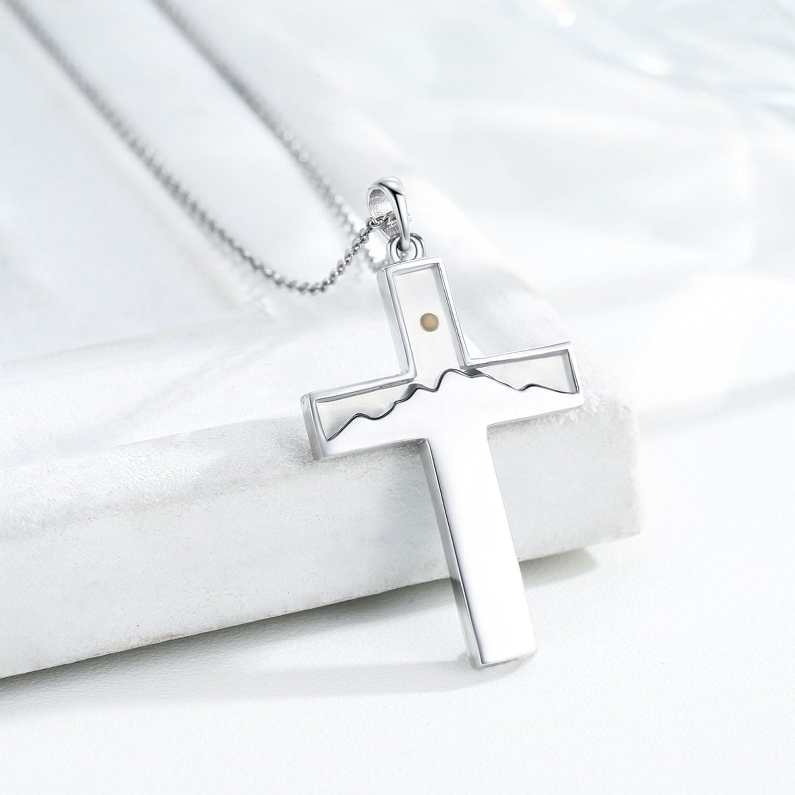 Collar de Media Luna y Cruz con Semilla de Mostaza: Incrustación de Turquesa y Diseño en Tonos Plateados