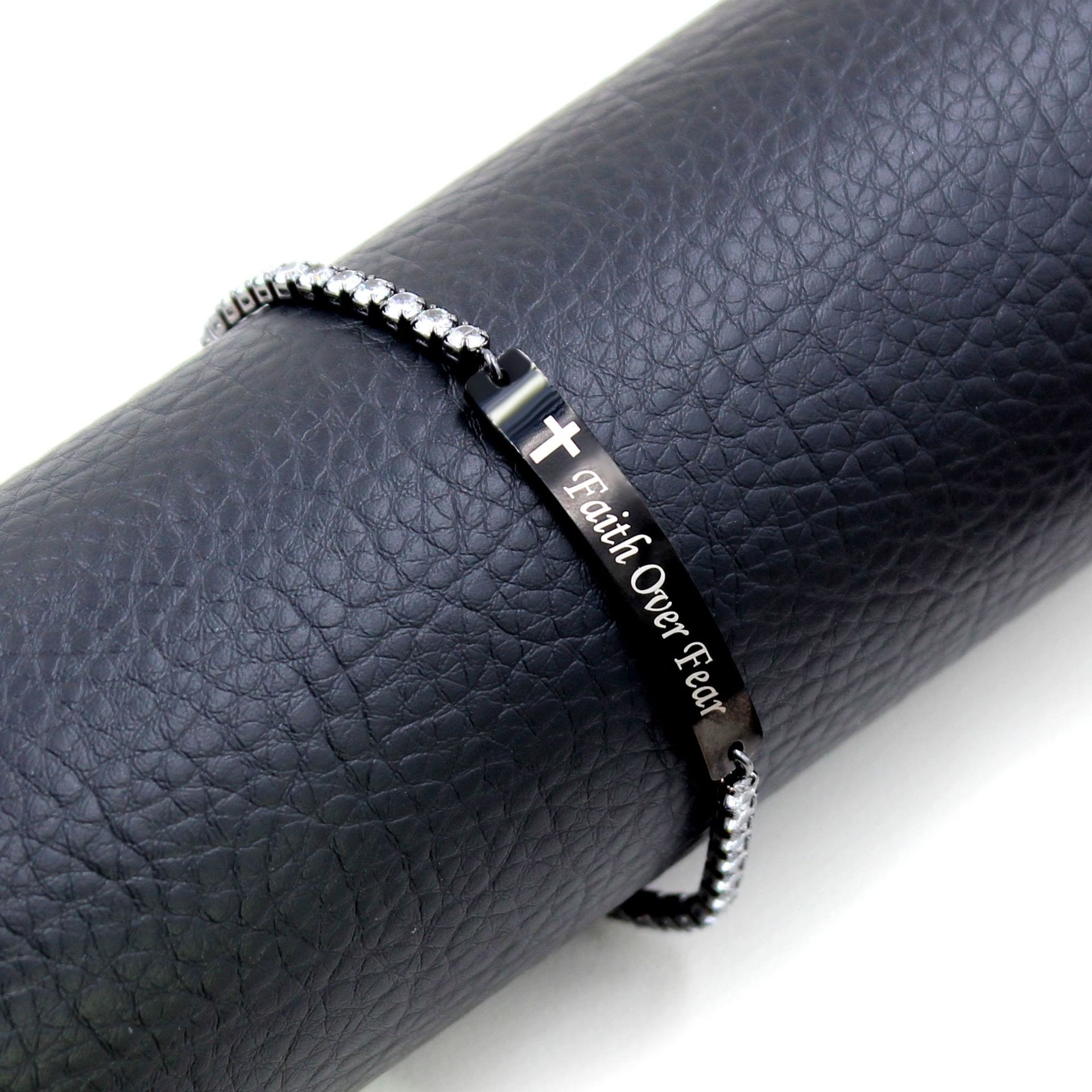 Pulsera de Fe y Coraje de Metal de Cuatro Colores con Barra Grabada/En Blanco
