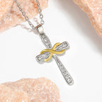 Collar de Zirconio Cruz Infinito: Un Símbolo del Amor Eterno de Cristo