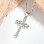 Collar de Zirconio Cruz Infinito: Un Símbolo del Amor Eterno de Cristo