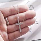 Collar de Zirconio Cruz Infinito: Un Símbolo del Amor Eterno de Cristo