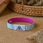 Pulsera de Símbolo Sagrado NFC: Desbloqueando Versículos Divinos Diarios con un Toque