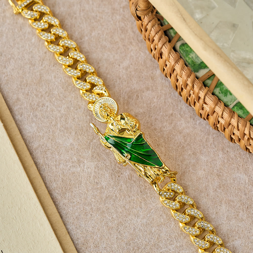 San Judas con Pulsera de Curb de Zirconia Verde: Un Símbolo de Gracia Sagrada y Protección
