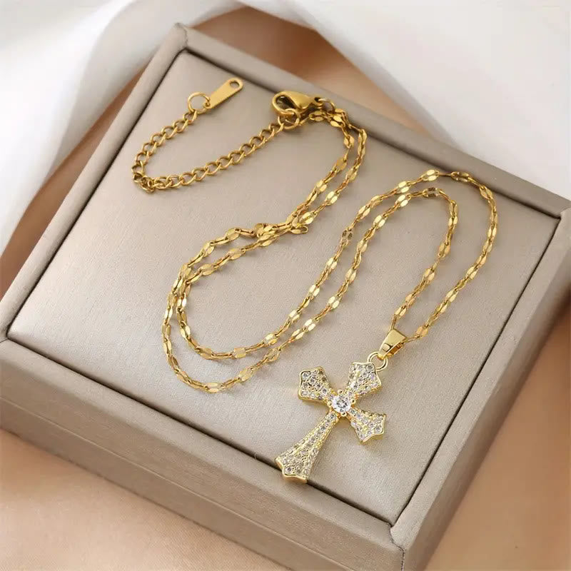 Collar de Cruz de Circonio Radiante: Forjando Esperanza y Gracia en Cada Uso