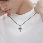 Collar de Colgante en Forma de Cruz Envuelta en Espinas: Un Símbolo del Amor Sacrificial de Cristo