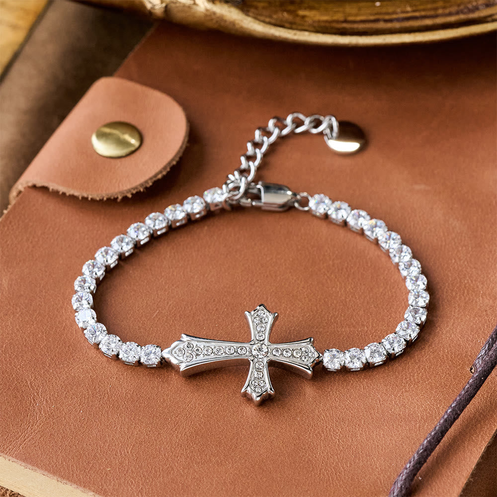 Pulsera de Cruz Elegante con Zirconitas de 2 Colores: Un Símbolo de Gracia Divina y Elegancia