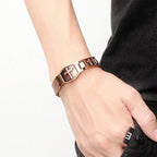Pulsera de Cadena de Enlace Cruz Grabada: Un Símbolo de Fuerza Divina y Fe