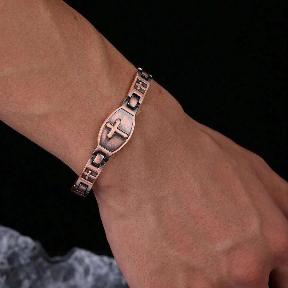 Pulsera de Cadena de Enlace Cruz Grabada: Un Símbolo de Fuerza Divina y Fe