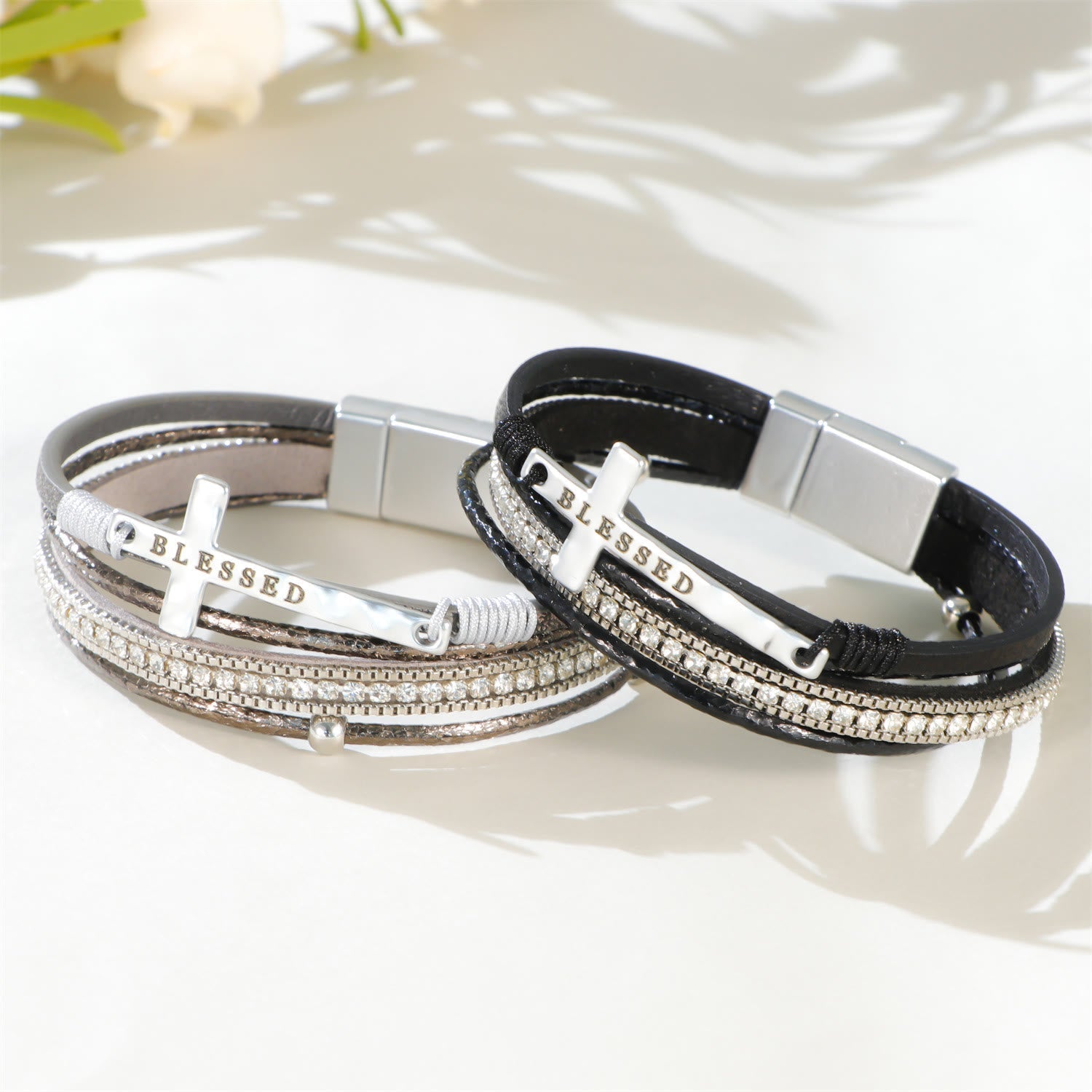 Pulsera de Cuero con Cruz BENDITA de Múltiples Capas y Circonitas: Un Símbolo de Gracia Divina y Alegría Espiritual