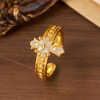 Conjunto de Anillos de Esmalte en Forma de Cruz de Circonita y Flor de Lis: Emblema de Pureza Divina y Redención