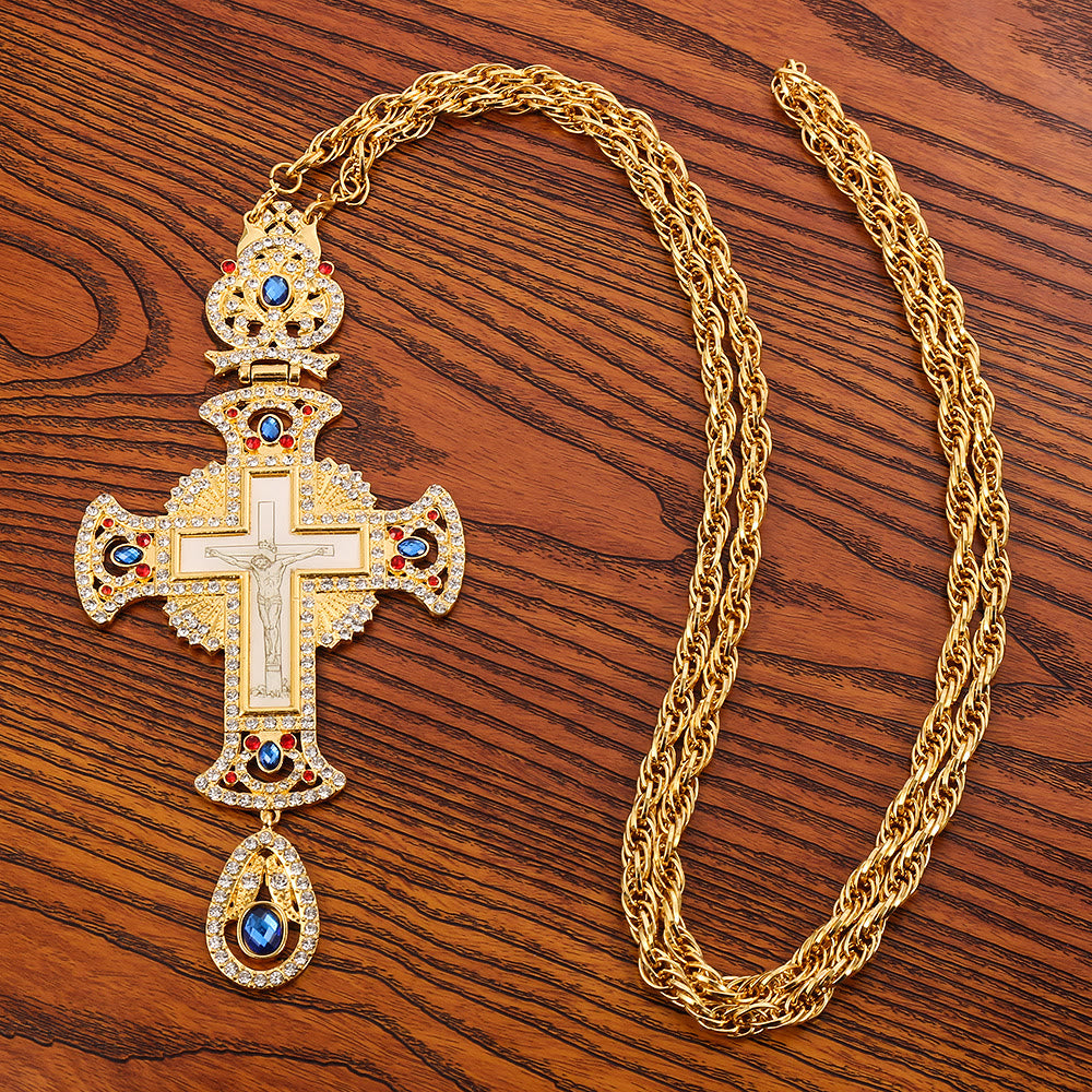 Collar de Pendiente con Cruz Ortodoxa Ornamental Adornada con Gemas: Emblema de Redención y Gloria Divina