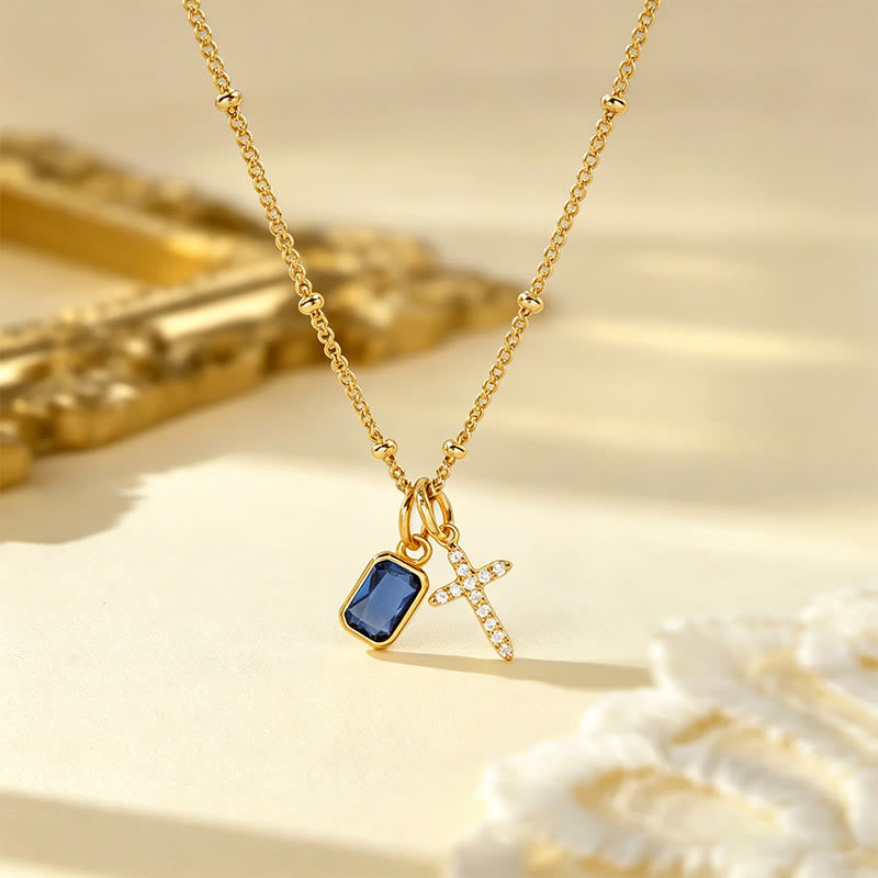 Collar de Fe con Encanto de Cruz Sagrada y Gema Rectangular: Símbolo de Gracia Divina y Devoción