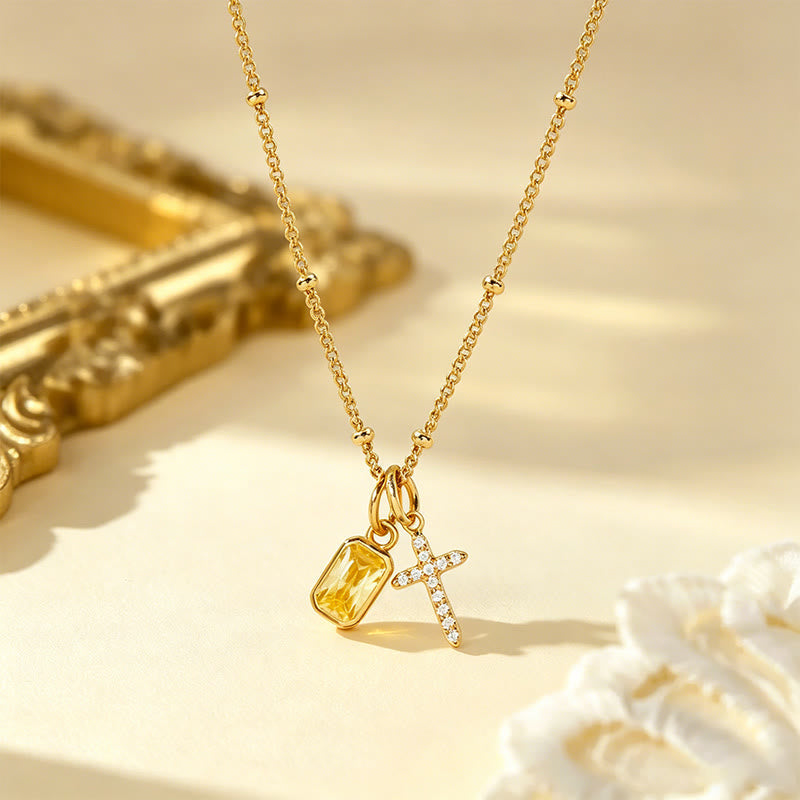 Collar de Fe con Encanto de Cruz Sagrada y Gema Rectangular: Símbolo de Gracia Divina y Devoción