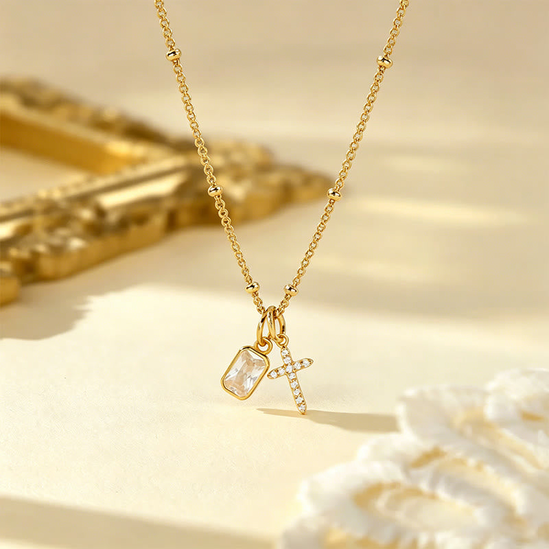 Collar de Fe con Encanto de Cruz Sagrada y Gema Rectangular: Símbolo de Gracia Divina y Devoción