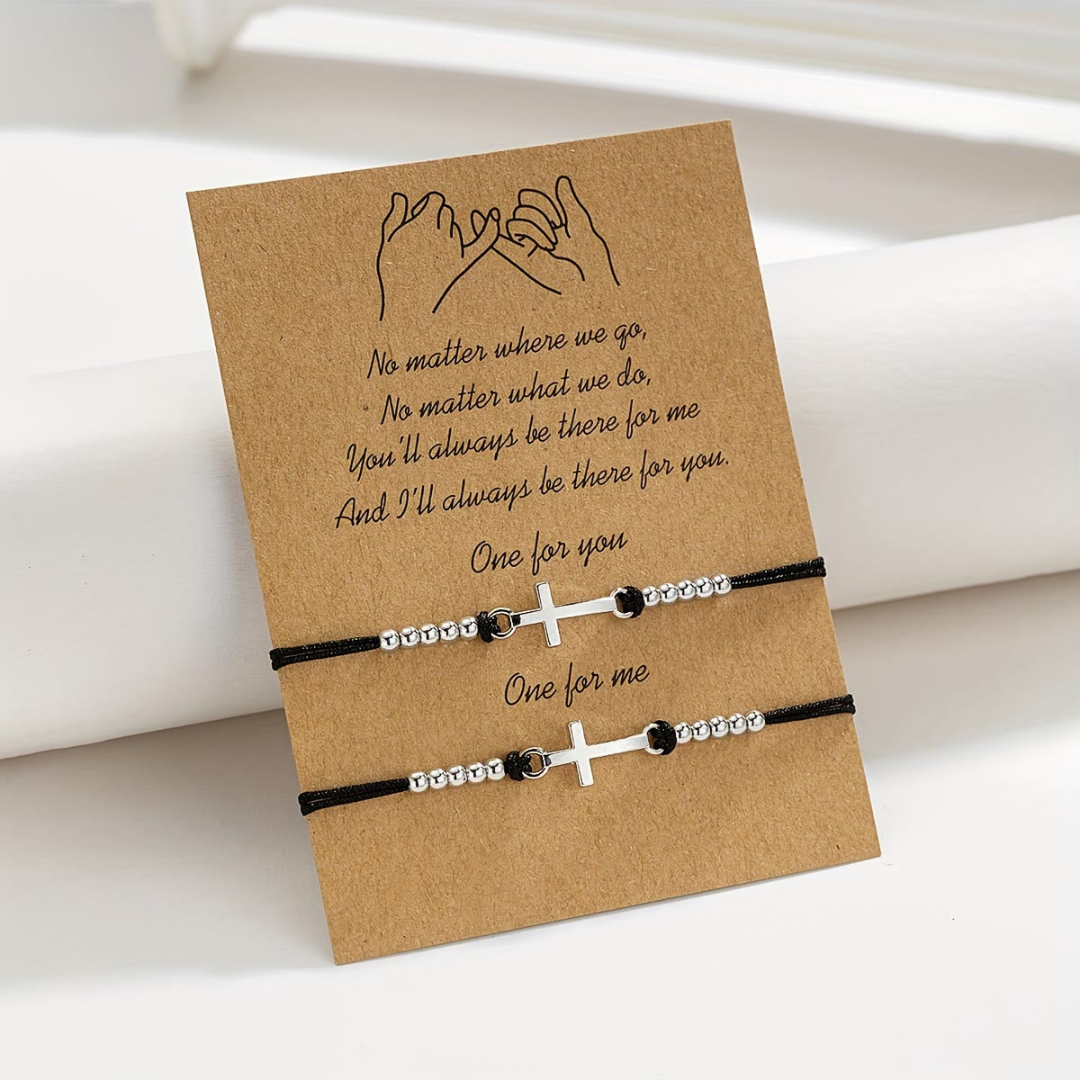 Pulsera de cuentas con cruz intrincada: Tejida con fe, gracia y amor inquebrantable