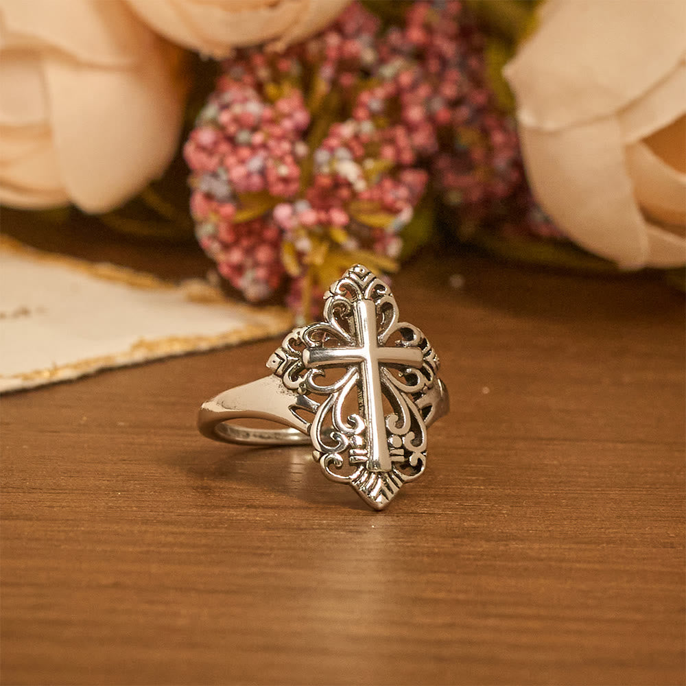 Anillo Abierto de Cruz Filigrana Patrimonial: Un Símbolo de Devoción Mariana y Cuidado Divino