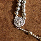 Pulsera de Rosario Magnética en Tono Plateado Sagrado: 2 en 1 Oración y Pulsera