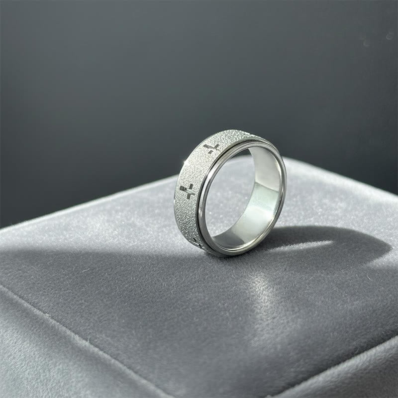Anillo giratorio cruzado para aliviar el estrés: Emblema de fe inquebrantable