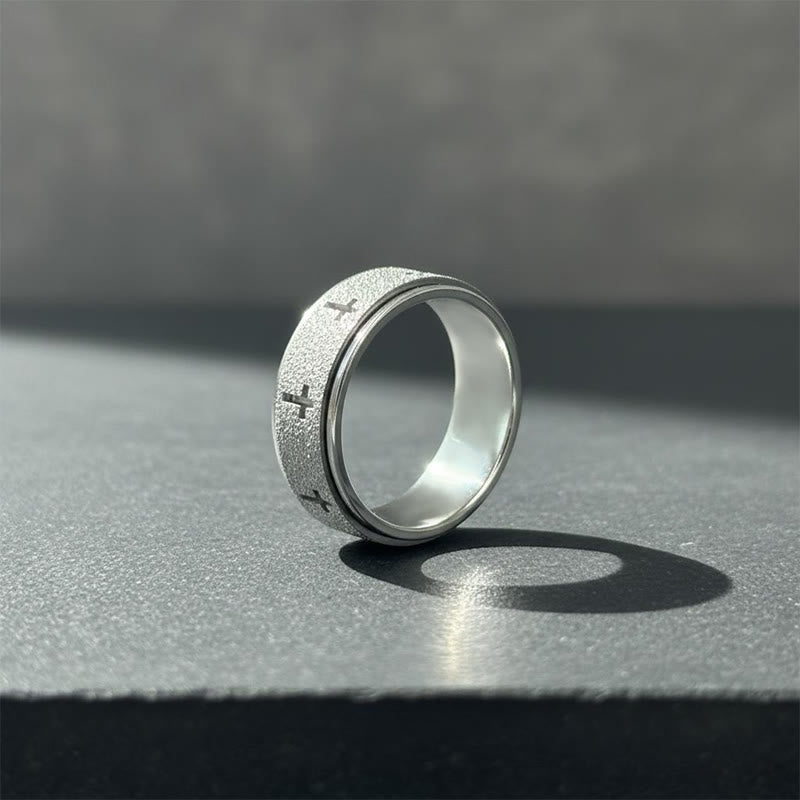 Anillo giratorio cruzado para aliviar el estrés: Emblema de fe inquebrantable
