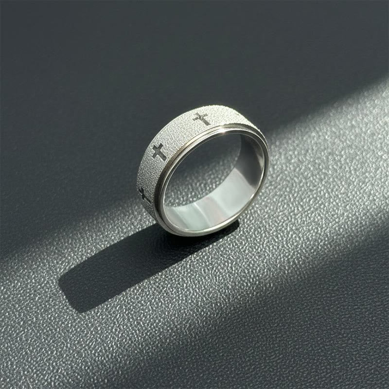 Anillo giratorio cruzado para aliviar el estrés: Emblema de fe inquebrantable