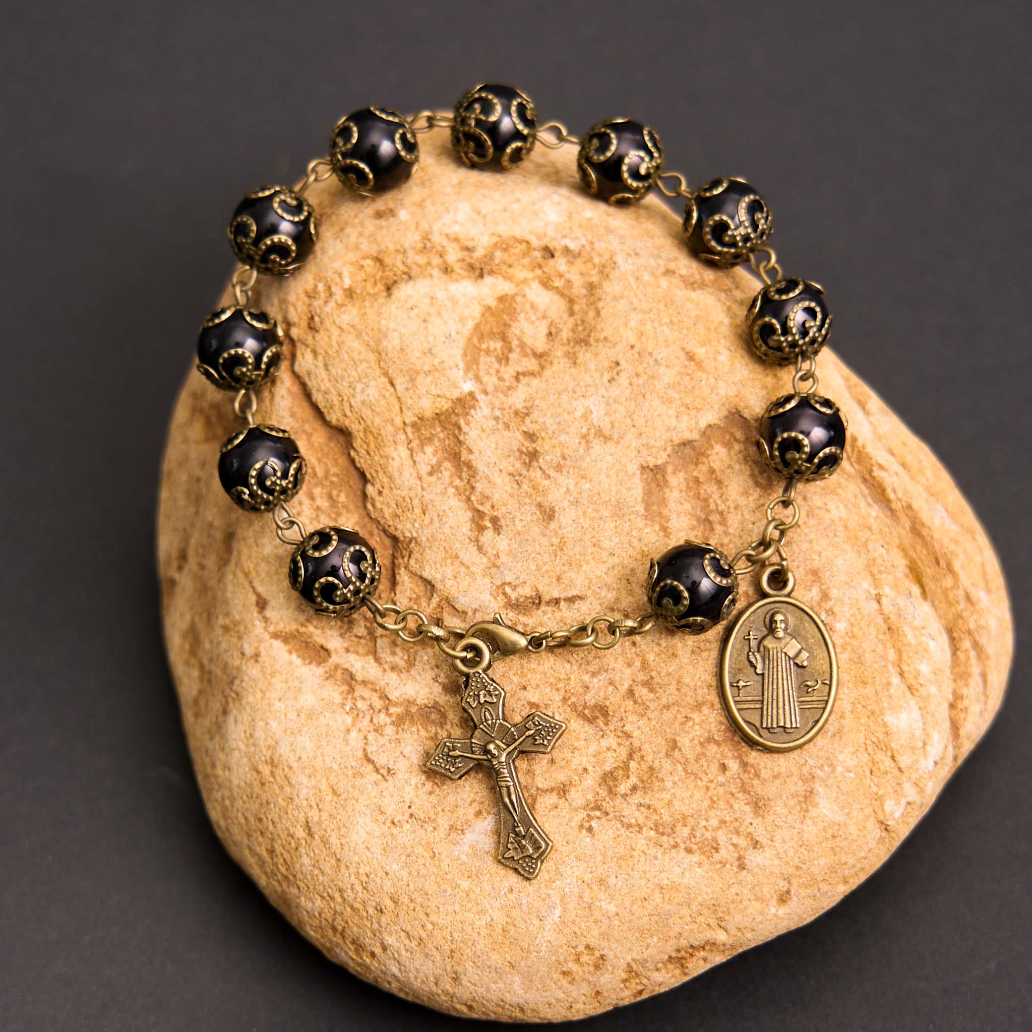 Pulsera de Rosario con Medalla y Crucifijo de San Benito en Estilo Retro Negro