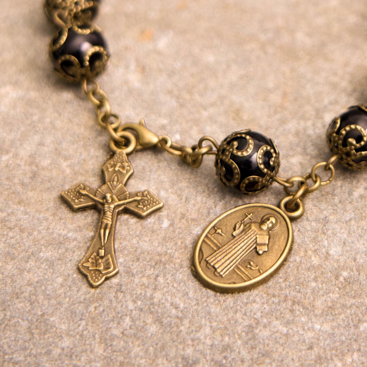 Pulsera de Rosario con Medalla y Crucifijo de San Benito en Estilo Retro Negro